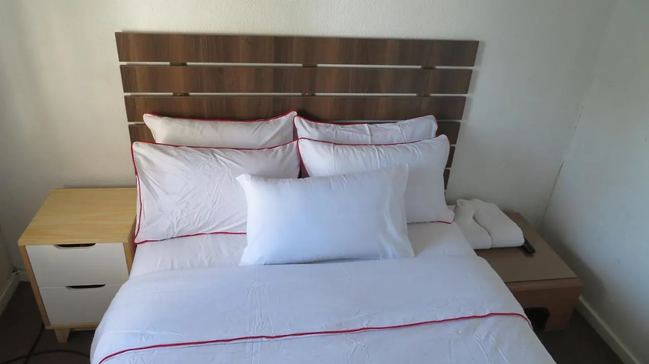 Galaxy Sleep And Go Rooms Goodwood Cape Town 0*,